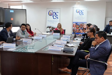 Comisión para designar a fiscal general del Estado concluye segunda revisión de carpetas de postulantes