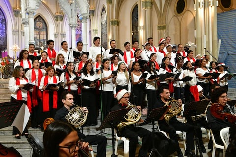 ‘Melodías de Navidad’ cautivó a más de 1.000 personas: espectáculo musical se realizó en la Catedral de Guayaquil
