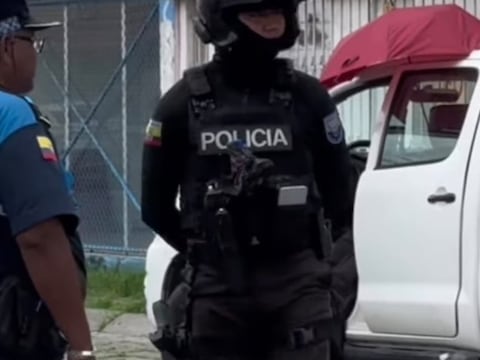 Asesinan a tiros a hombre de 71 años en la Alborada y le roban 500 dólares
