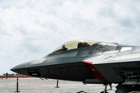 Piloto de la Marina de Estados Unidos derriba cuatro aviones en una misión encubierta: podría ser condecorado con medalla de honor