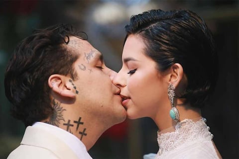 Ángela Aguilar escogió un vestido de novia muy similar al de su abuela Flor Silvestre: Te contamos la marca, el precio y el amuleto que llevó