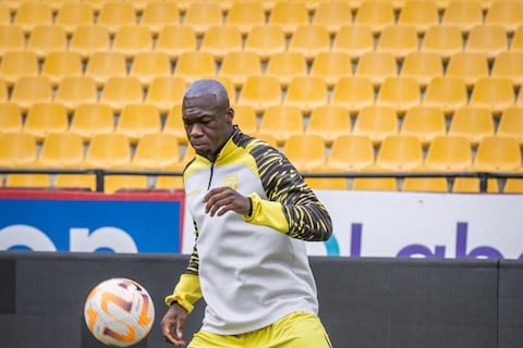 Felipe Caicedo entrenó con normalidad en Barcelona SC de cara al partido contra Libertad en el estadio Monumental