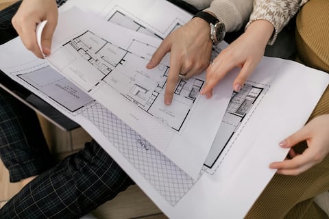 Arquitecto japonés vive con su esposa en espectacular minicasa de 33 metros cuadrados con varios niveles: “La parte de arriba está al aire libre”
