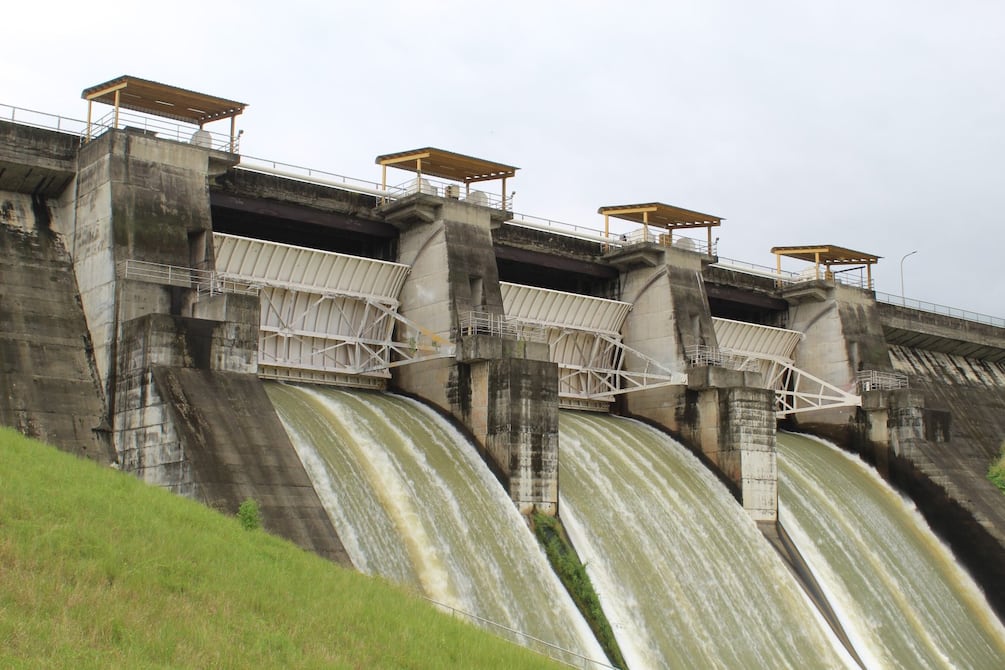 Celec activa descargas controladas en embalse Daule-Peripa