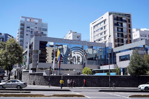 Cincuenta y tres organizaciones políticas están en búsqueda de su registro electoral para 2027