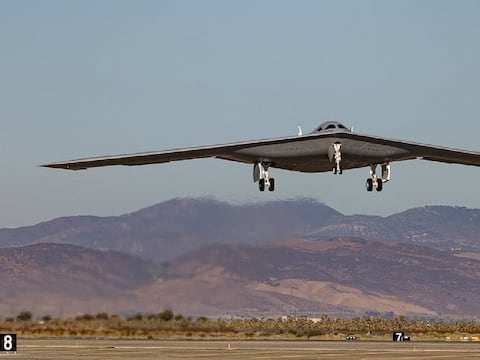 Una de las mayores amenazas para Estados Unidos está en un hangar en China: nuevo bombardero furtivo supersónico JH-XX