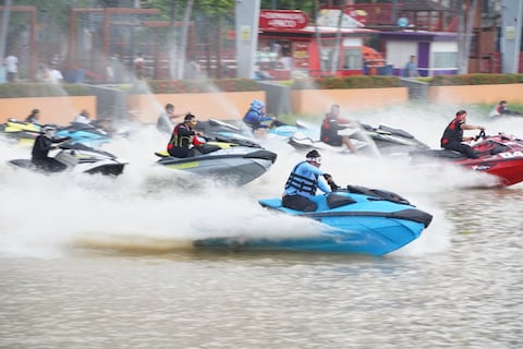 Guayaquil vibra con la segunda edición del rali de motos acuáticas hacia Vinces