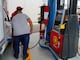 La ARCH señala que hay suficiente stock de combustibles en Guayaquil, aunque admite retrasos en los despachos