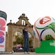 Esculturas de balones convierten a Guadalajara en una gran cancha mundialista