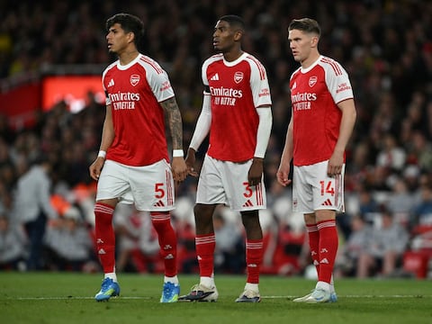 Arsenal acaricia el título de la Premier League tras triunfo sobre Burnley
