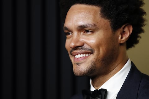Trevor Noah conducirá los Premios Grammy 2026: Es su sexta y última vez