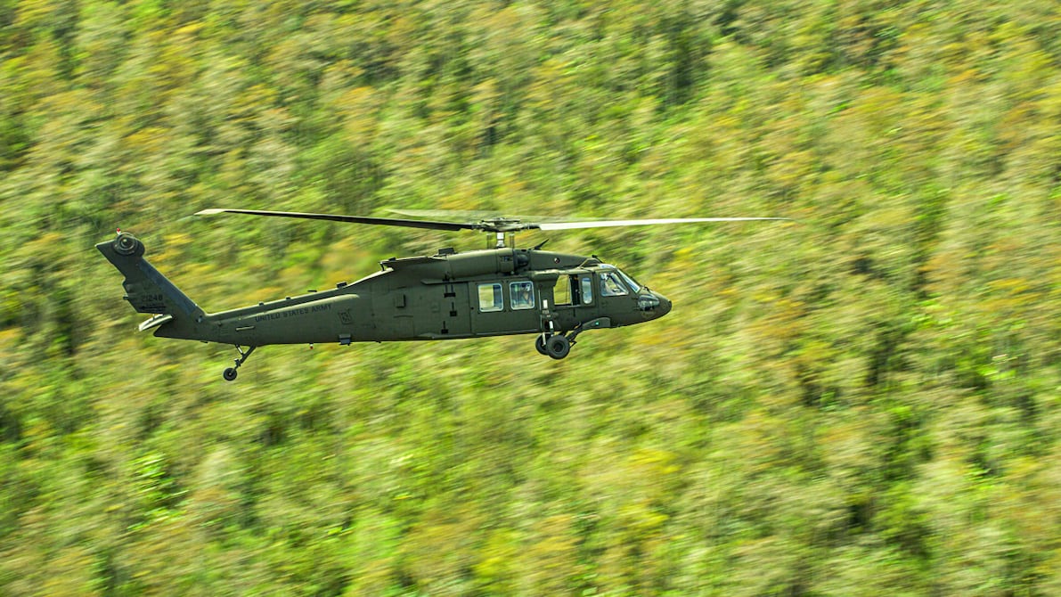 Estados Unidos entrega nuevos helicópteros Black Hawk a Perú para lucha antinarcótica
