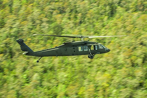 Estados Unidos entrega lote de helicópteros a país sudamericano para operaciones antinarcóticos