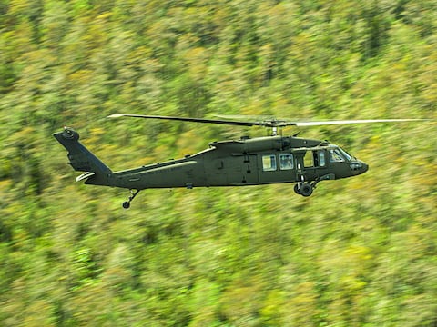 Estados Unidos entrega lote de helicópteros a país sudamericano para operaciones antinarcóticos