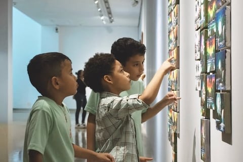 Niños en el MAAC: ‘Hipopótamos en tránsito’ permite a los pequeños dibujar en el museo