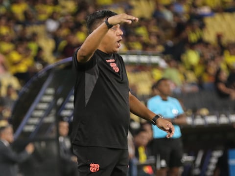 ‘Jugamos nuestros peores primeros minutos’: César Farías analiza la caída de Barcelona SC en Copa Libertadores