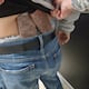 Hombre intentó ingresar 40 iPhone pegados al cuerpo en el aeropuerto de Guayaquil