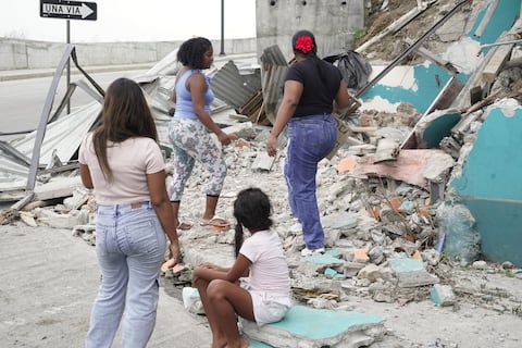 Municipio de Guayaquil asegura que familia fue advertida antes de la demolición de su vivienda