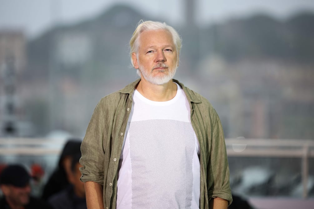 Assange en Cannes: el fundador de WikiLeaks estrena el documental ‘The Six Billion Dollar Man’, pero evita dar declaraciones