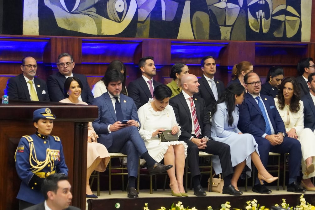 Mínimos cambios en el gabinete de Daniel Noboa responden a confianza y necesidad de rapidez operativa, dicen analistas