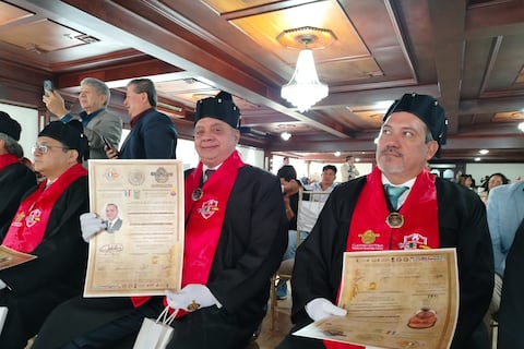 Exlegislador Galo Lara recibió un doctorado honoris causa de universidad mexicana