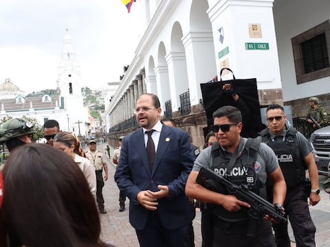 John Reimberg anuncia que Ecuador y EE. UU. interceptaron embarcaciones con armas en altamar