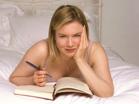 Londres inmortaliza a Bridget Jones con una escultura del icónico personaje interpretado por la actriz Renée Zellweger