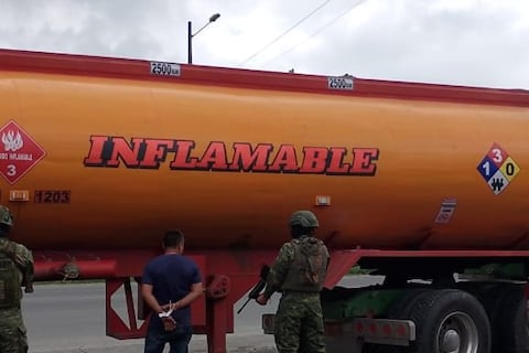 Fuerzas Armadas decomisan 20.000 galones de combustible y 1.596 tacos de dinamita
