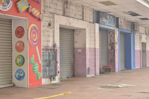 ‘He puesto un generador para que mis peces no se mueran’: comerciantes aledaños a Multicomercio siguen con problemas para retomar labores