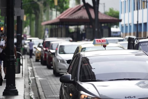 Caos vehicular por marcha en el centro de Guayaquil la tarde de este jueves, 12 de febrero