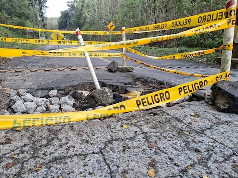 Cierre parcial de un carril en puente colgante de Esmeraldas por daños en su estructura