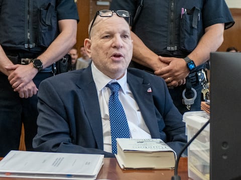 Nuevo juicio contra Harvey Weinstein revive acusaciones de usar su poder para abusar de una ‘joven frágil’