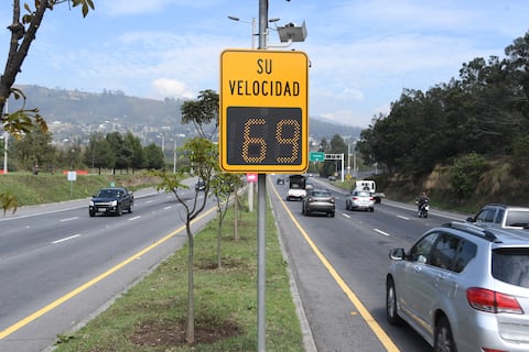 Radares, restricciones y educación vial: las siete decisiones del Municipio ante la crisis de tránsito en Quito