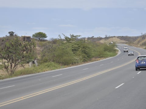 ‘Está fuera de la casa de mi madre construyendo un relato falso’, dice Cynthia Gellibert, tras acusaciones de asambleísta Mónica Palacios por venta de terreno en La Libertad