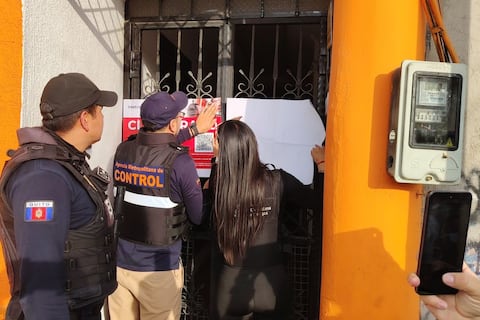 Fiesta en el sur de Quito: menores encontrados con arma de fuego y celulares que los vincularían con grupos delictivos