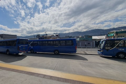 Marzo o diciembre del 2026: ¿cuándo tendrá Quito un sistema moderno de pago en el transporte?