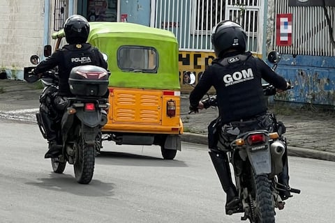 Sujetos armados irrumpen en una escuela de Bastión Popular en busca de su rectora y dejan un panfleto amenazante