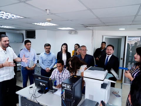 Concurso para elegir dos vocales electorales da marcha atrás por sospechas de filtración de preguntas para el examen, aunque se contrató una empresa que las asegure