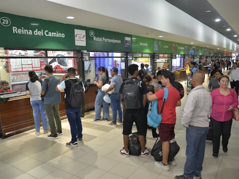 Ciudadanos adelantan viajes y compra de boletos previo al feriado por el Día del Trabajo