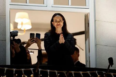 “Por supuesto que voy a regresar a Venezuela, sé los riesgos que estoy asumiendo”: María Corina Machado habla con la BBC tras reaparecer en Oslo