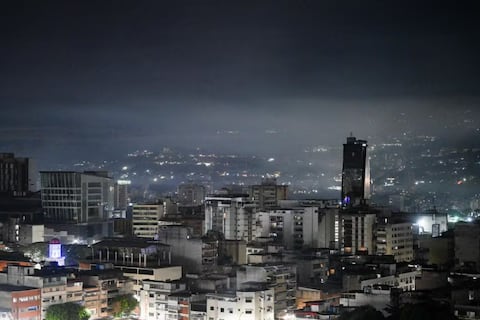 Venezuela alcanza récord de demanda eléctrica y pide al sector privado usar generación propia