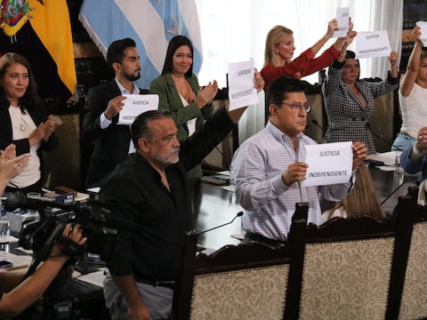 ‘Justicia independiente’, el mensaje del Concejo de Guayaquil en sesión que acepta pedido de licencia de Aquiles Alvarez