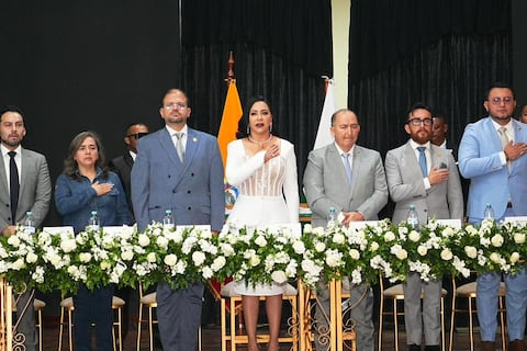 Convenios para obras y entrega de becas marcan celebración por los 178 años de provincialización de Esmeraldas
