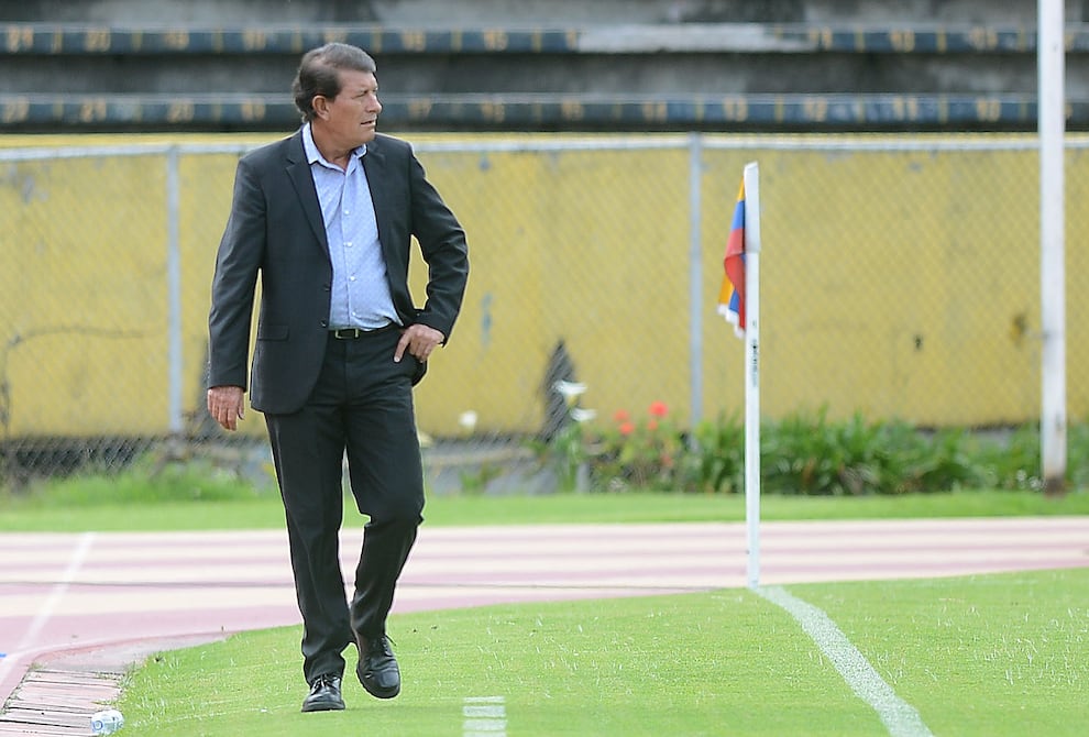 ‘Somos un equipo inclinado hacia la izquierda, solo ataca Pervis y por la derecha no hay nadie’: Carlos Sevilla, extécnico de Ecuador, sobre el juego de la ‘Tri’ ya clasificada al Mundial 2026