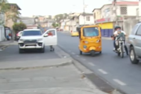 Policía vestido de civil en Guayaquil repele ataque y uno de los agresores muere en un hospital