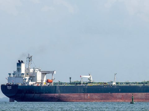 Petroleras buscan personal para trabajar en Venezuela, estos son los perfiles que se requieren para recuperar la industria