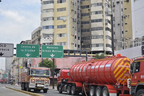 Bomberos prevén hoy cerrar operaciones tras 86 horas de trabajo en incendio de edificio Multicomercio
