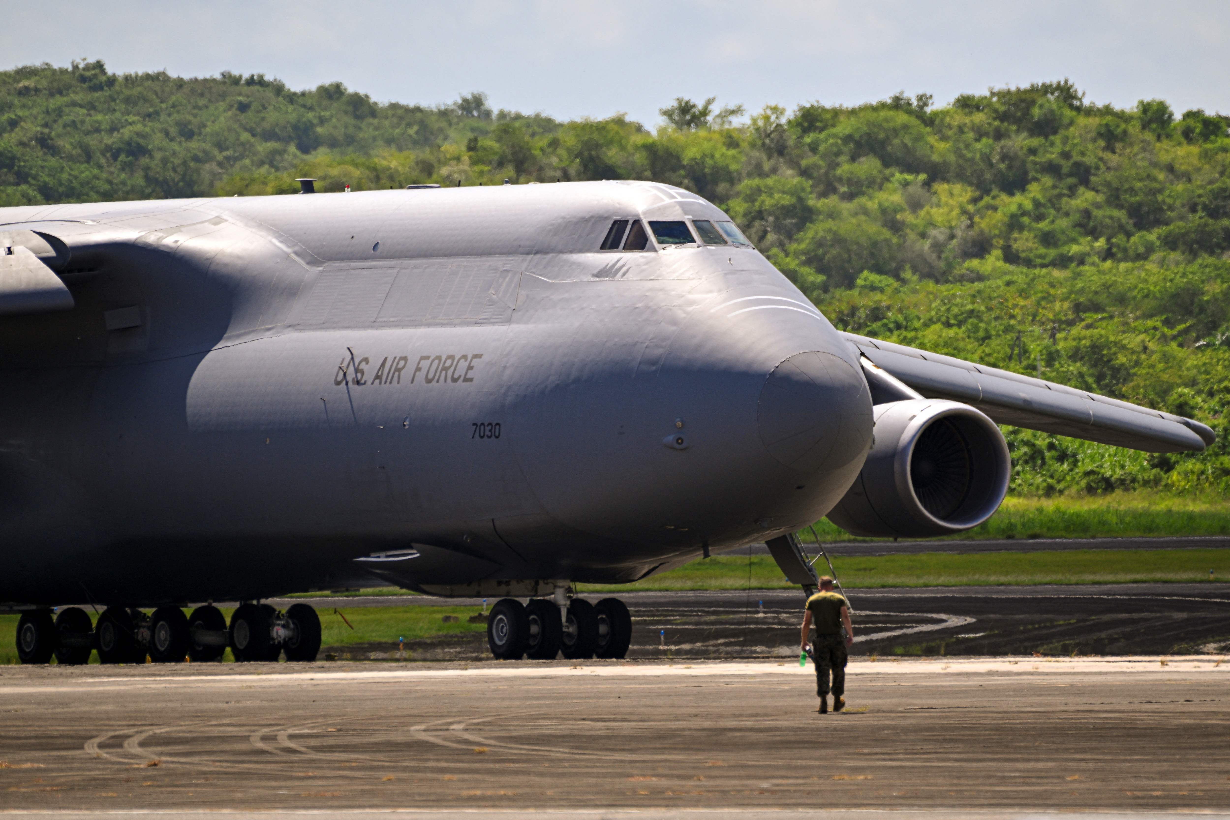El imponente C-5 Galaxy es el avión más grande de la Fuerza Aérea de ...