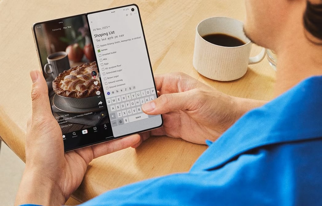 MOTOROLA ANUNCIA SU RAZR FOLD A PRECIO COMPETITIVO