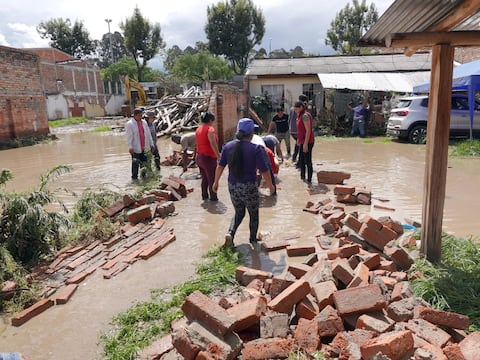 “Es una circunstancia muy compleja”, dice alcalde de Cuenca tras inundaciones por desbordamiento del río Yanuncay